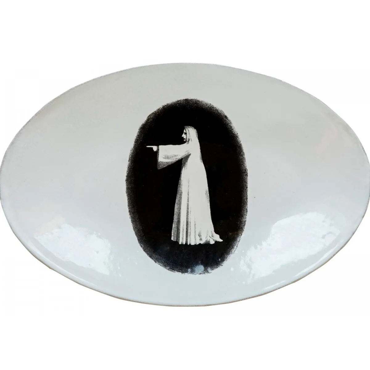 Astier de Villatte Platters/Salad Bowls & Stands<Ghost Looking Left Platter